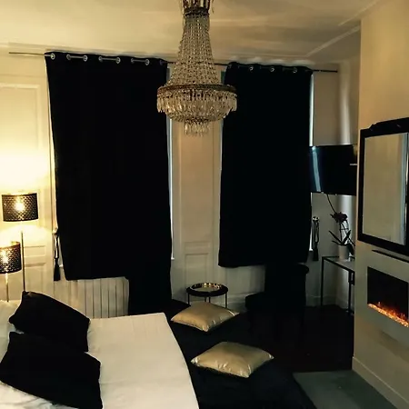 La Galerie Des Glaces Apartament *